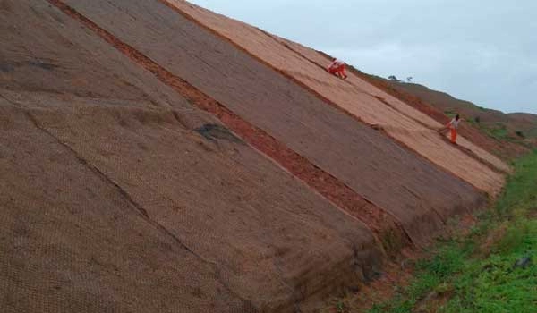 Cocomesh Alami Sebagai Alat Kontrol Sedimentasi yang Ramah Lingkungan